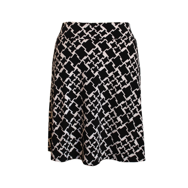 Travel Skirt in Retro Black and Cream Print, 